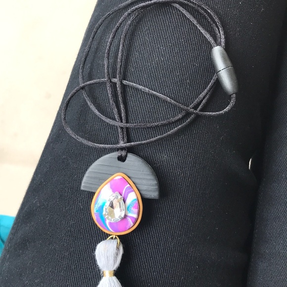 Necklace - Picture 2 of 2